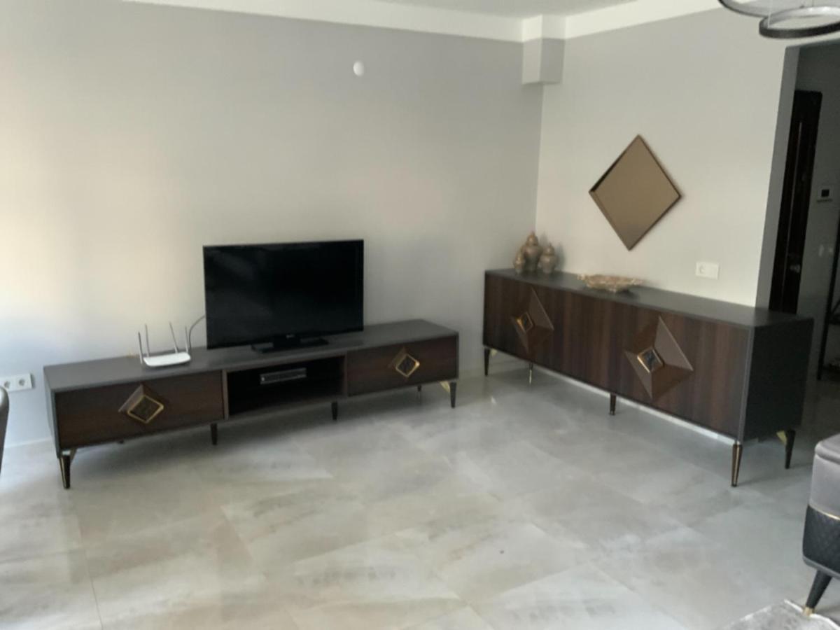 Luxury Z-Apart Family Homes 2 Bedrooms Wifi Near Metro Zeytinburnu อิสตันบูล ภายนอก รูปภาพ